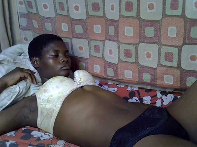 Slender-kerry live cam on BongaCams