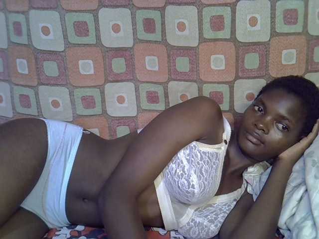 Slender-kerry live cam on BongaCams