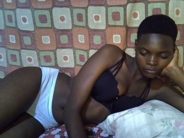 Slender-kerry live cam on BongaCams