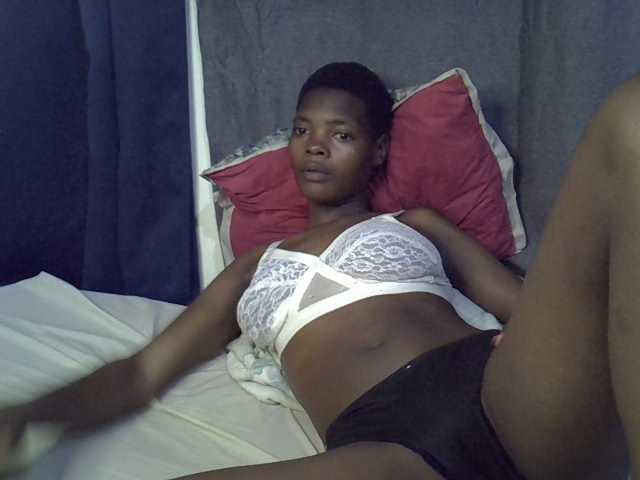Slender-kerry live cam on BongaCams