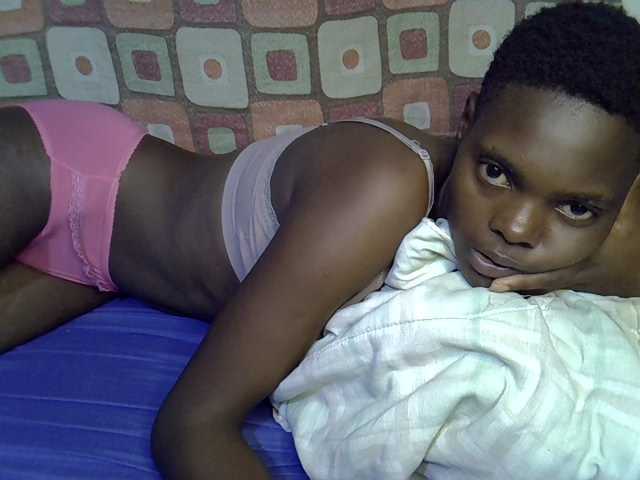 Slender-kerry live cam on BongaCams