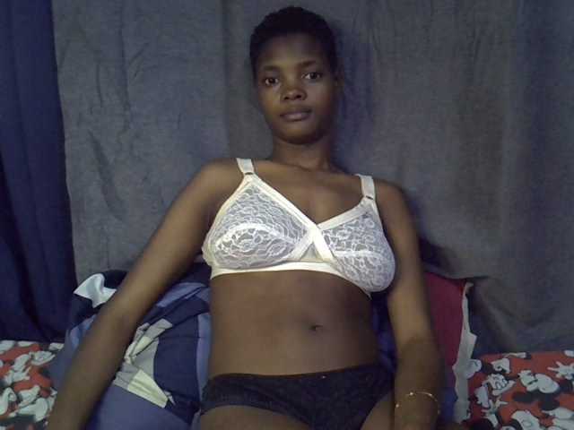 Slender-kerry live cam on BongaCams