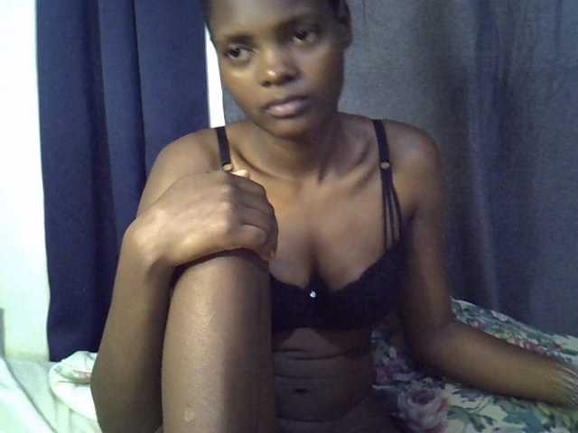 Slender-kerry live cam on BongaCams