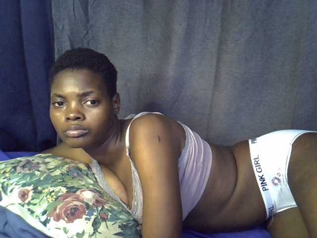 Slender-kerry live cam on BongaCams
