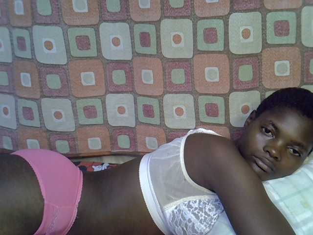 Slender-kerry live cam on BongaCams