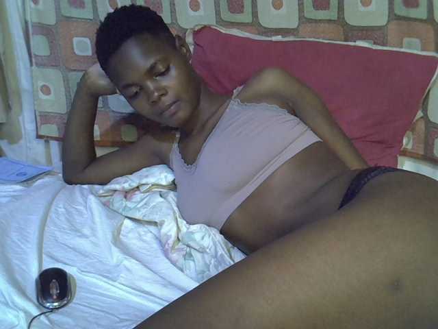 Slender-kerry live cam on BongaCams