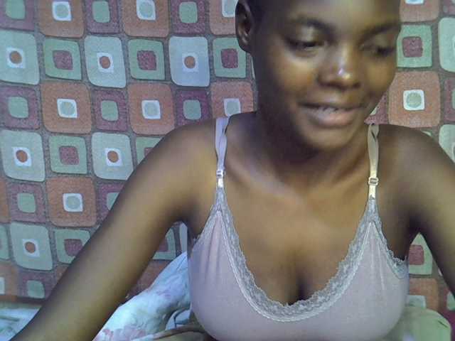 Slender-kerry live cam on BongaCams