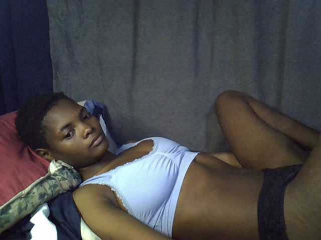 Slender-kerry live cam on BongaCams
