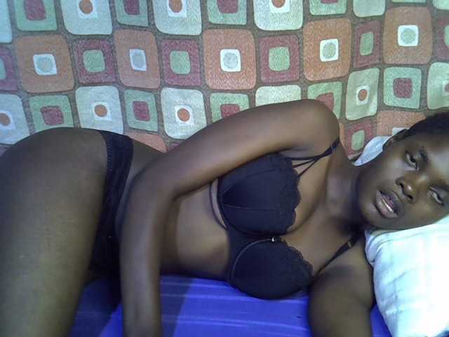 Slender-kerry live cam on BongaCams