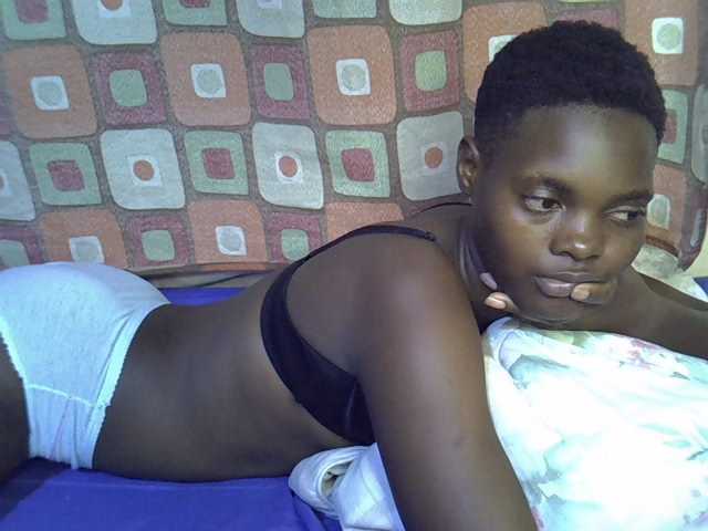 Slender-kerry live cam on BongaCams