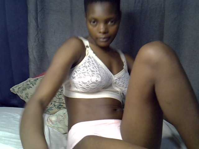 Slender-kerry live cam on BongaCams