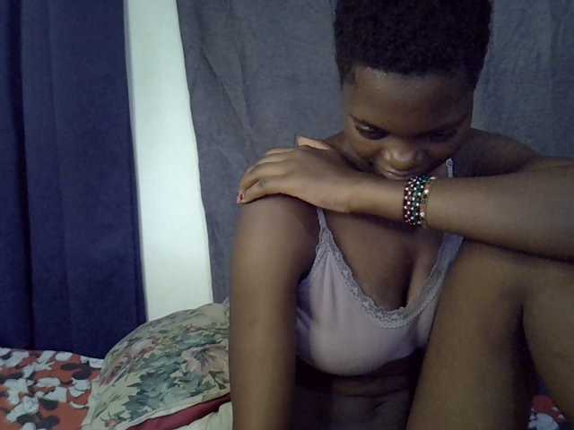 Slender-kerry live cam on BongaCams