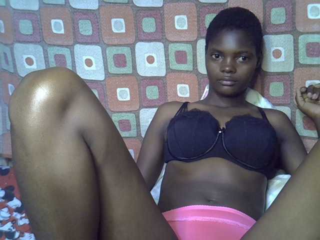 Slender-kerry live cam on BongaCams