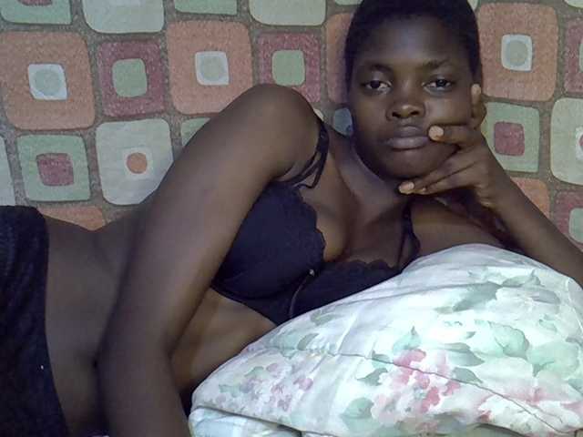 Slender-kerry live cam on BongaCams