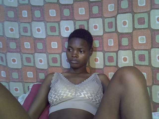 Slender-kerry live cam on BongaCams