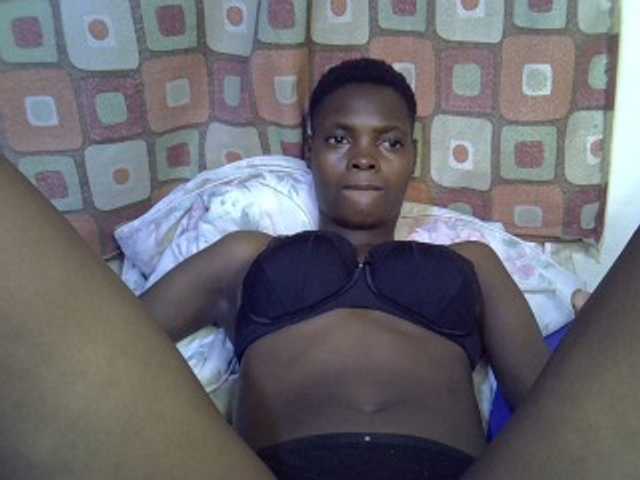 Slender-kerry live cam on BongaCams