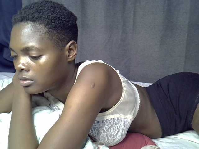 Slender-kerry live cam on BongaCams