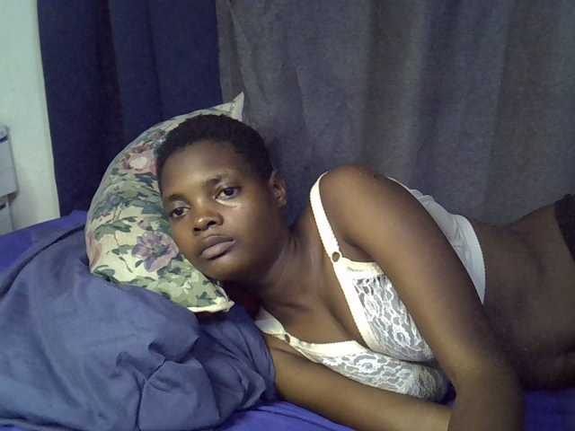 Slender-kerry live cam on BongaCams