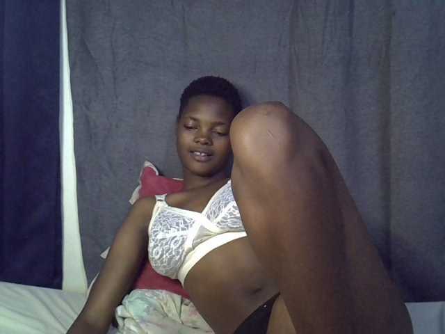 Slender-kerry live cam on BongaCams