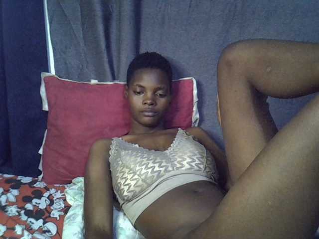 Slender-kerry live cam on BongaCams