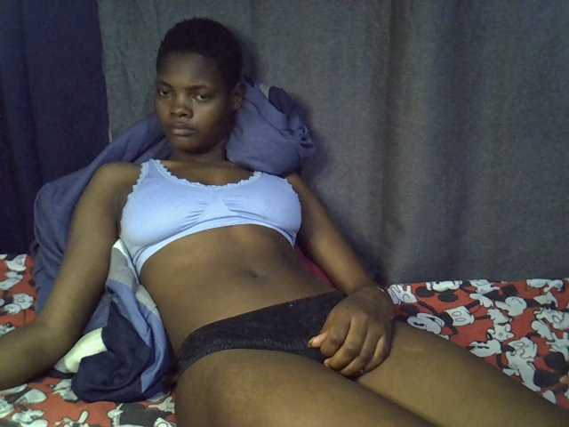 Slender-kerry live cam on BongaCams