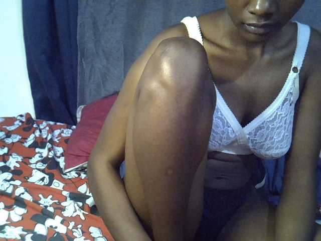 Slender-kerry live cam on BongaCams