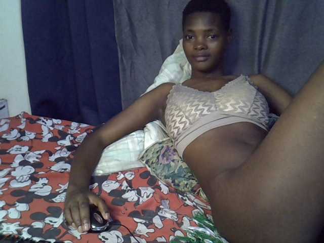 Slender-kerry live cam on BongaCams