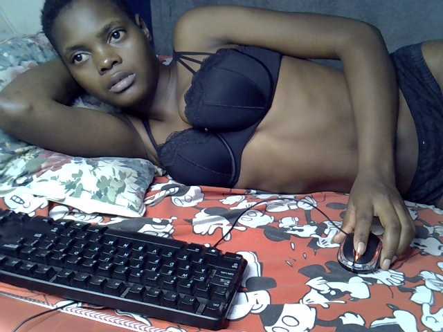 Slender-kerry live cam on BongaCams