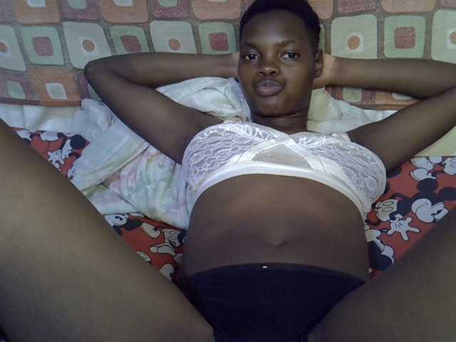 Slender-kerry live cam on BongaCams