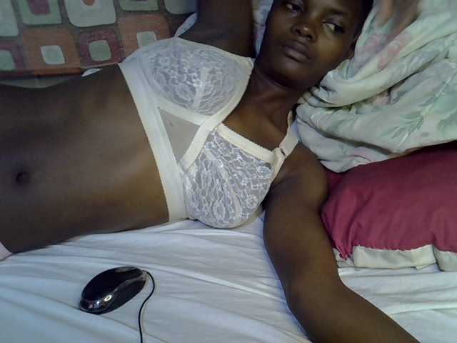 Slender-kerry live cam on BongaCams