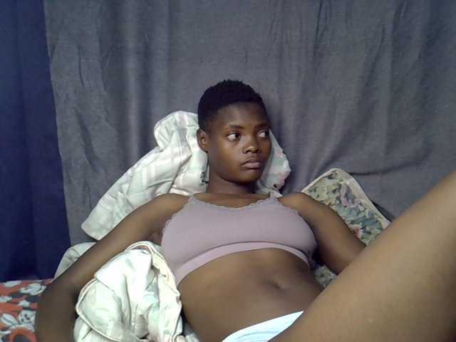 Slender-kerry live cam on BongaCams