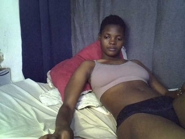 Slender-kerry live cam on BongaCams