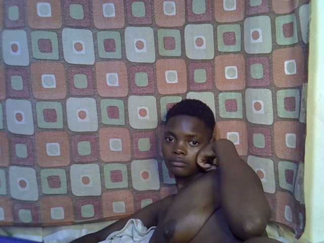 Slender-kerry live cam on BongaCams