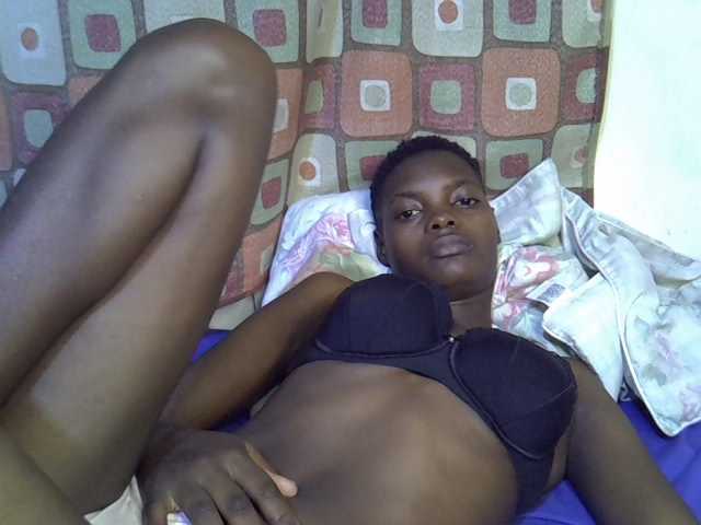 Slender-kerry live cam on BongaCams