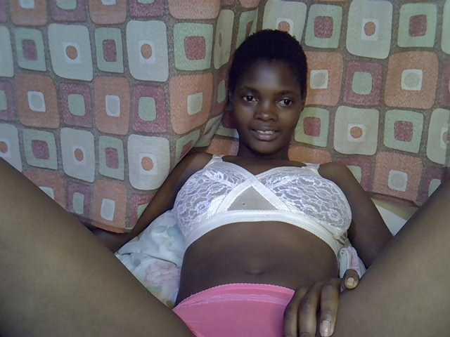 Slender-kerry live cam on BongaCams