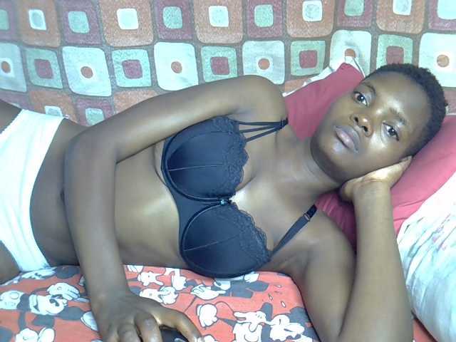 Slender-kerry live cam on BongaCams