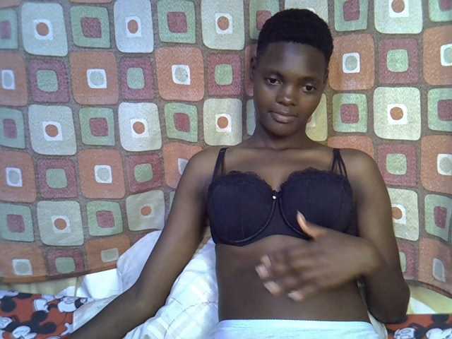 Slender-kerry live cam on BongaCams