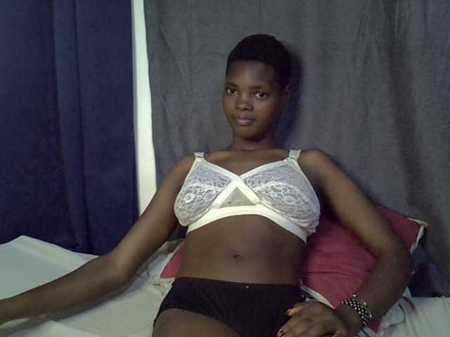 Slender-kerry live cam on BongaCams