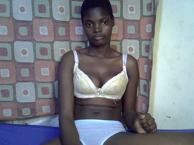 Slender-kerry live cam on BongaCams