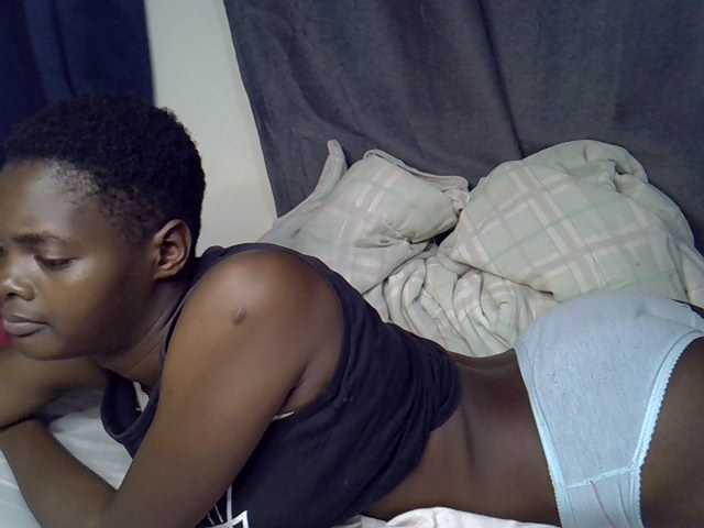 Slender-kerry live cam on BongaCams