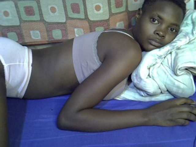 Slender-kerry live cam on BongaCams