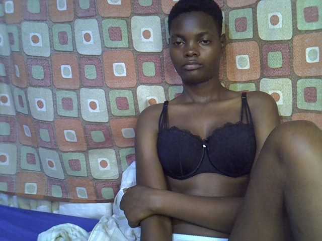 Slender-kerry live cam on BongaCams