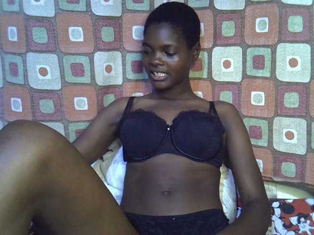Slender-kerry live cam on BongaCams