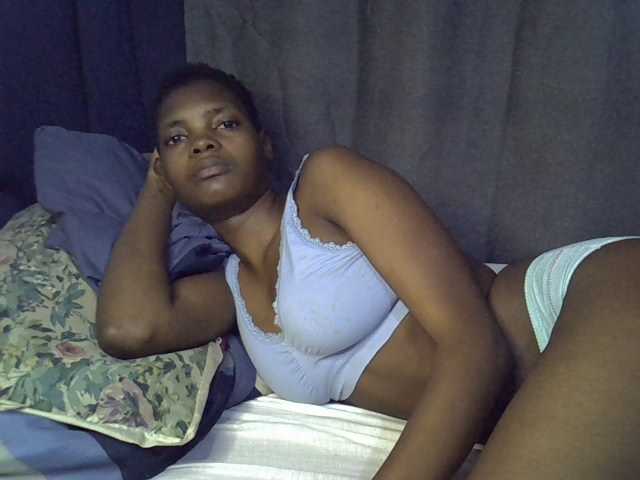 Slender-kerry live cam on BongaCams