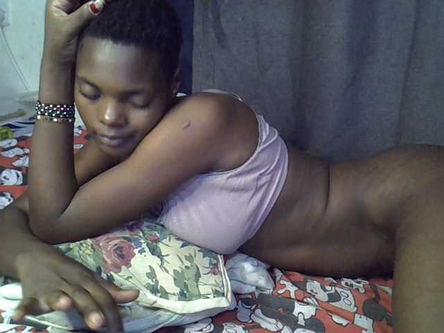 Slender-kerry live cam on BongaCams