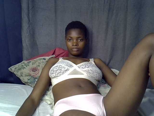 Slender-kerry live cam on BongaCams