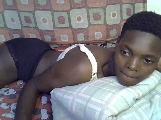 Slender-kerry live cam on BongaCams