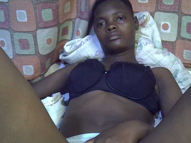 Slender-kerry live cam on BongaCams