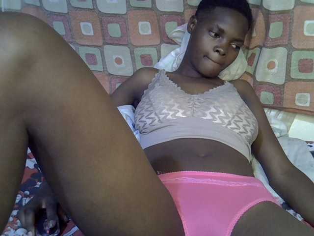 Slender-kerry live cam on BongaCams