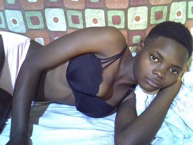 Slender-kerry live cam on BongaCams